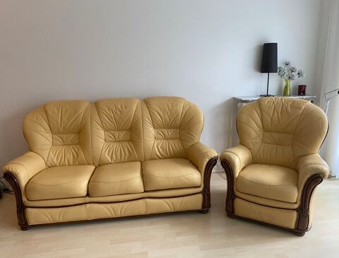 Canap 3 places trs bon tat et fauteuil 150 La Rochelle (17)