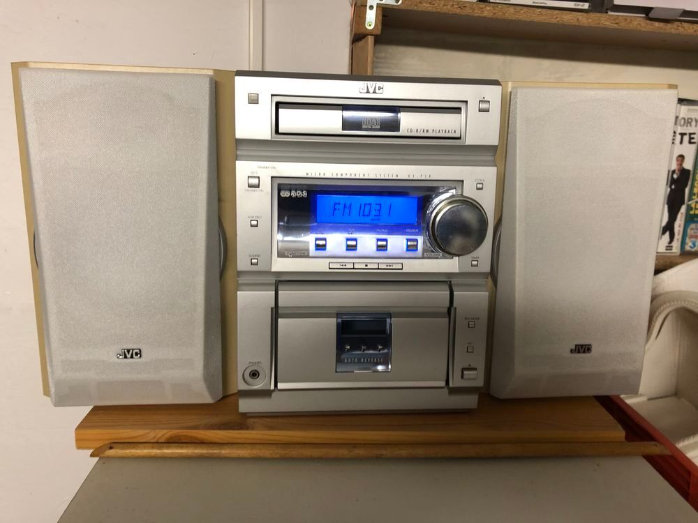 J.V.C. micro-cha&icirc;ne hi-fi Audio et hifi