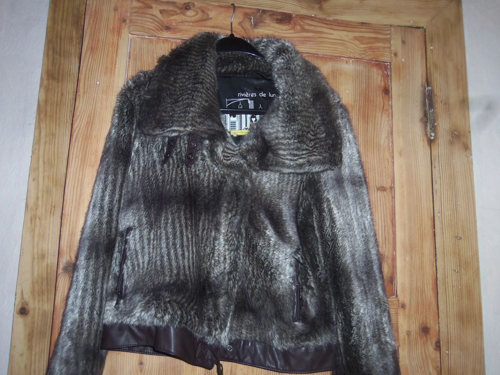 Veste en fausse fourrure Vêtements