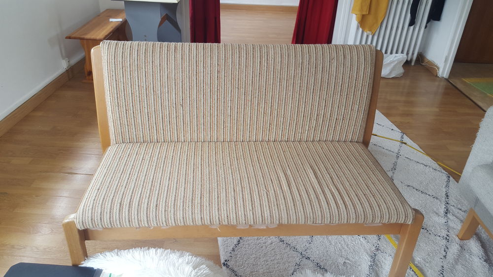 de deux canap&eacute;s et une banquette ! Meubles