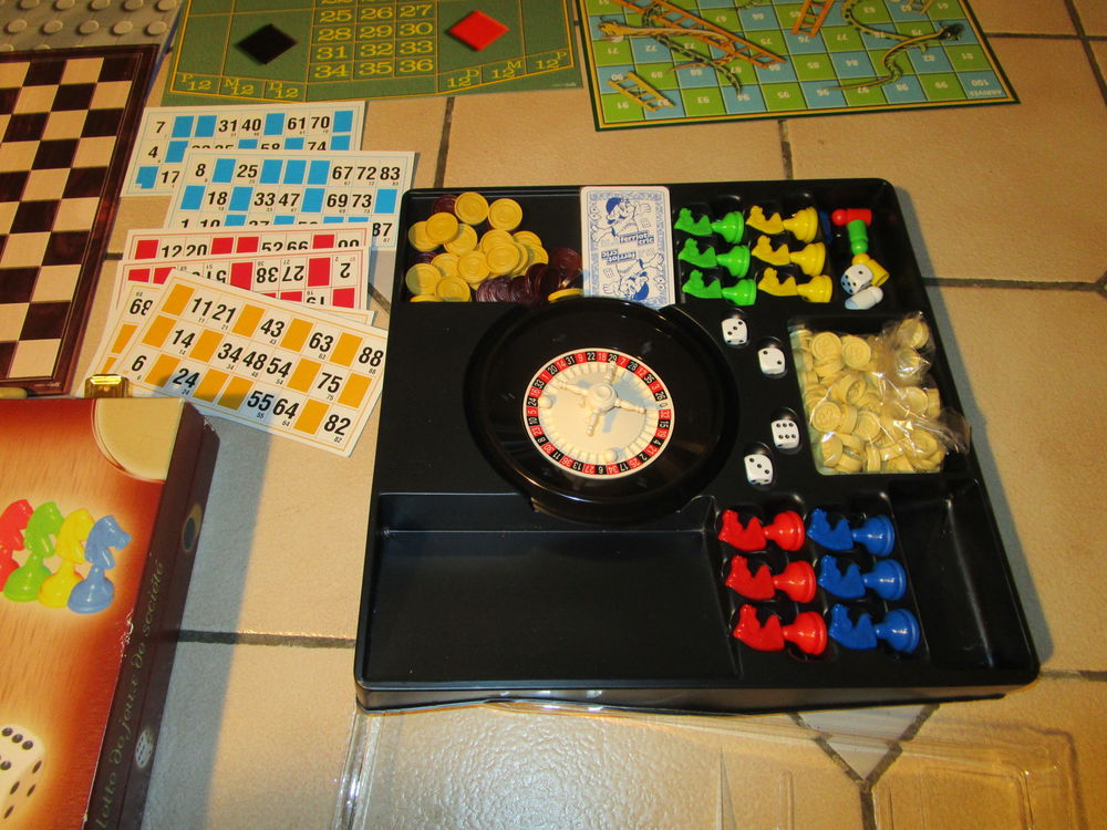  VIEILLE VALISE 120 JEU DE SOCIETE Jeux / jouets