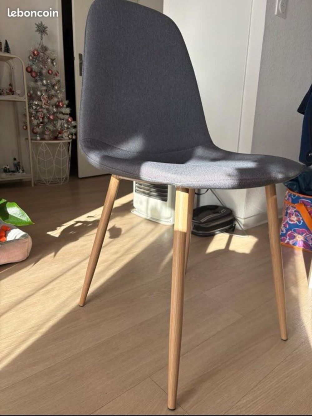 Chaises + table Meubles