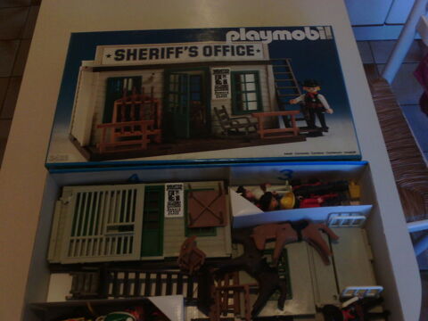 Bureau du  Sherif   de Playmobil. 80 Paris 15 (75)