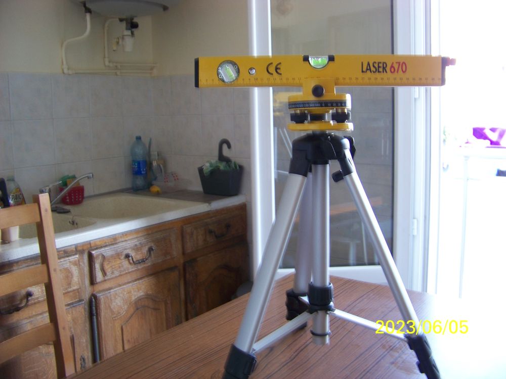 NIVEAU LASER Bricolage