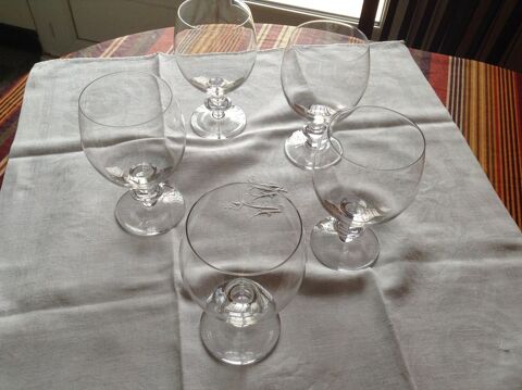 5 verres en cristal DAUM modle Beaune 
200 Avignon (84)