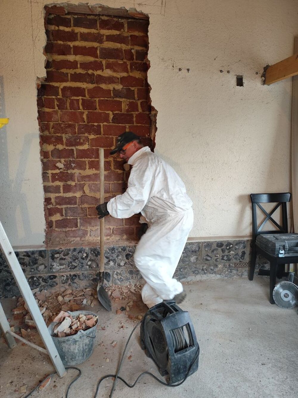   Tcm tout travaux de maçonnerie terrassement merci  
