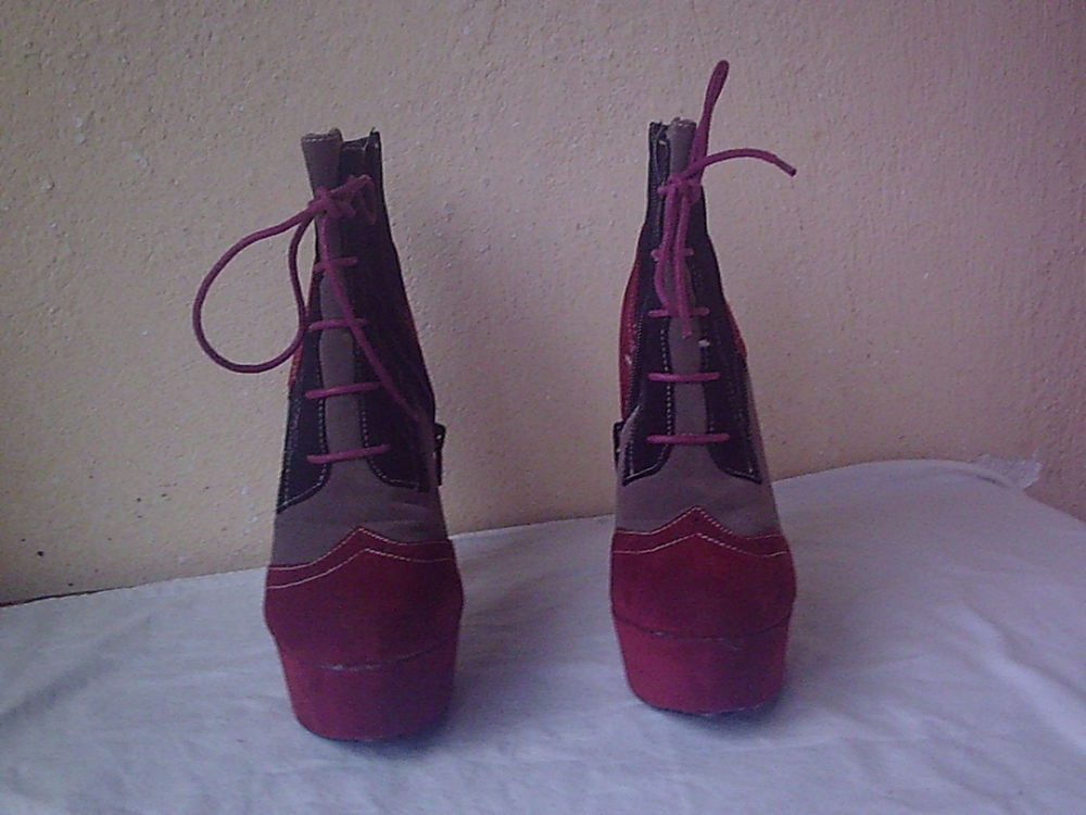 Bottines &quot;chic&quot; Tricolore style r&eacute;tro &agrave; talons 13 cm pointur Chaussures