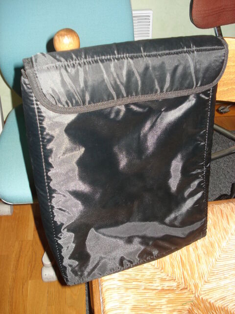 Petite sacoche noire neuve avec fermeture �claire neuve 0 M�rignies (59)