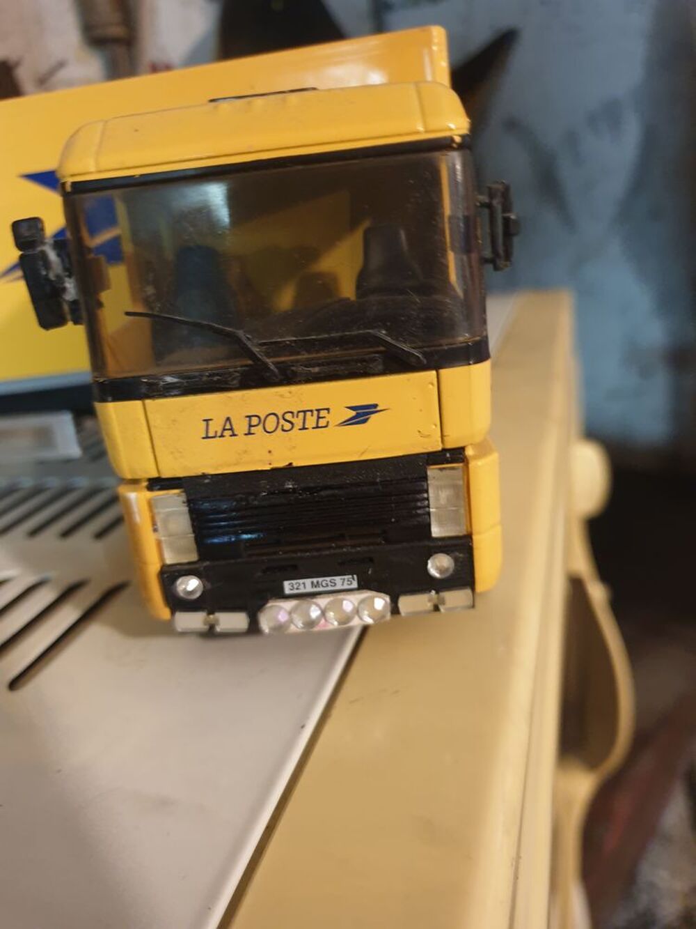 Mod&egrave;le r&eacute;duit camion Jeux / jouets