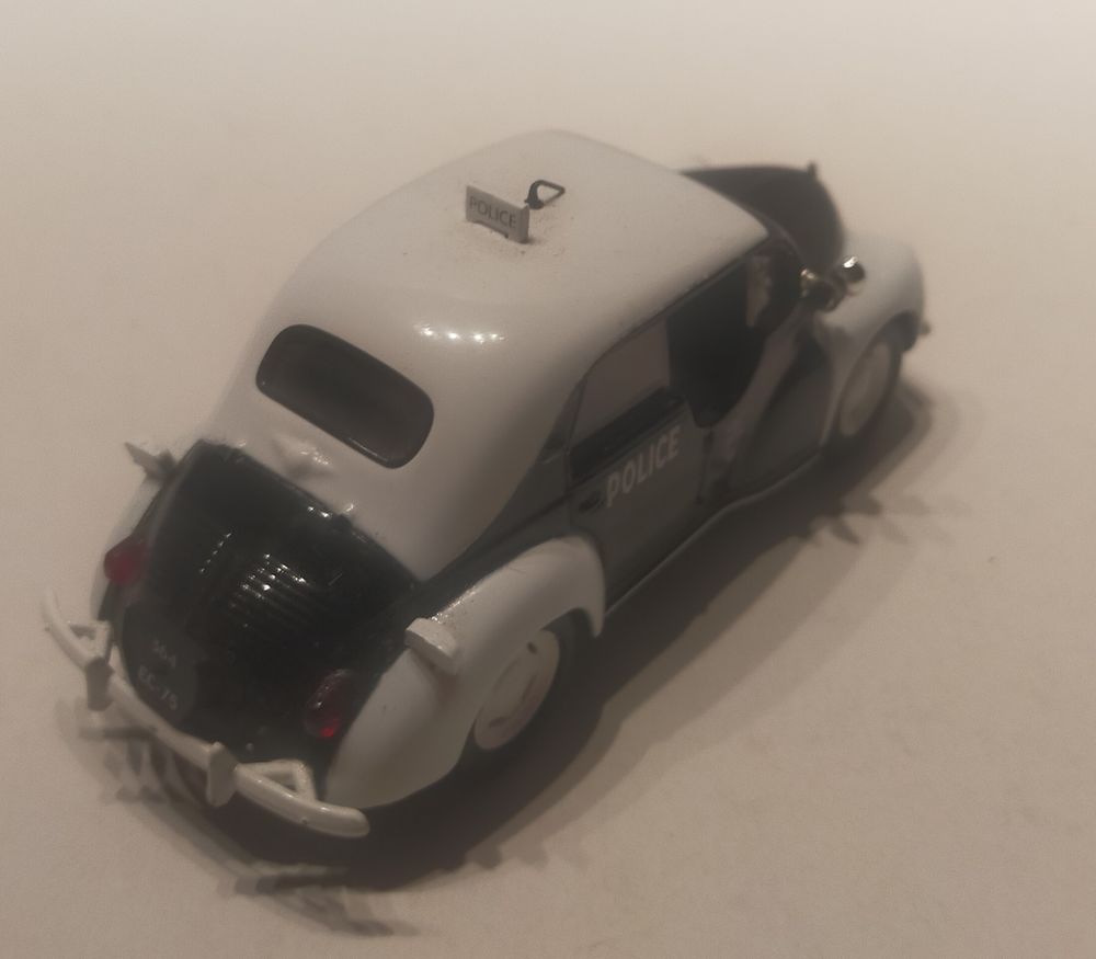 miniature Renault 4cv Pie NOREV au 1/43e
Jeux / jouets