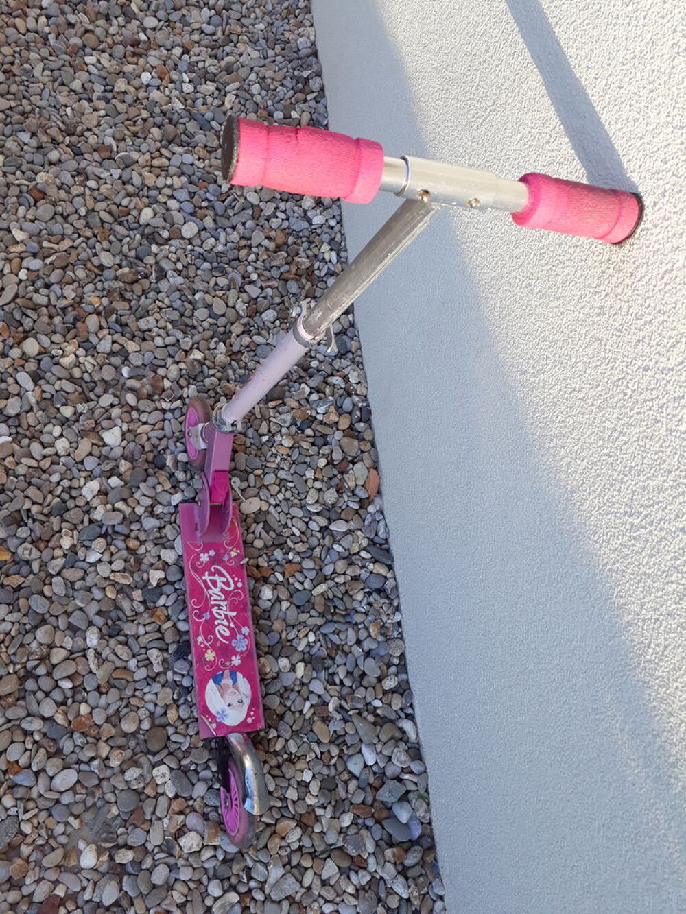TROTINETTE BARBIE BON ETAT PRIX TRES FAIBLE Jeux / jouets