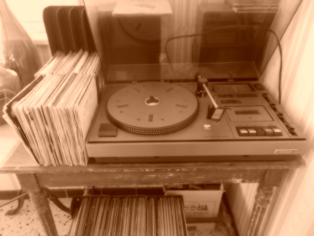 tourne disques CD et vinyles
