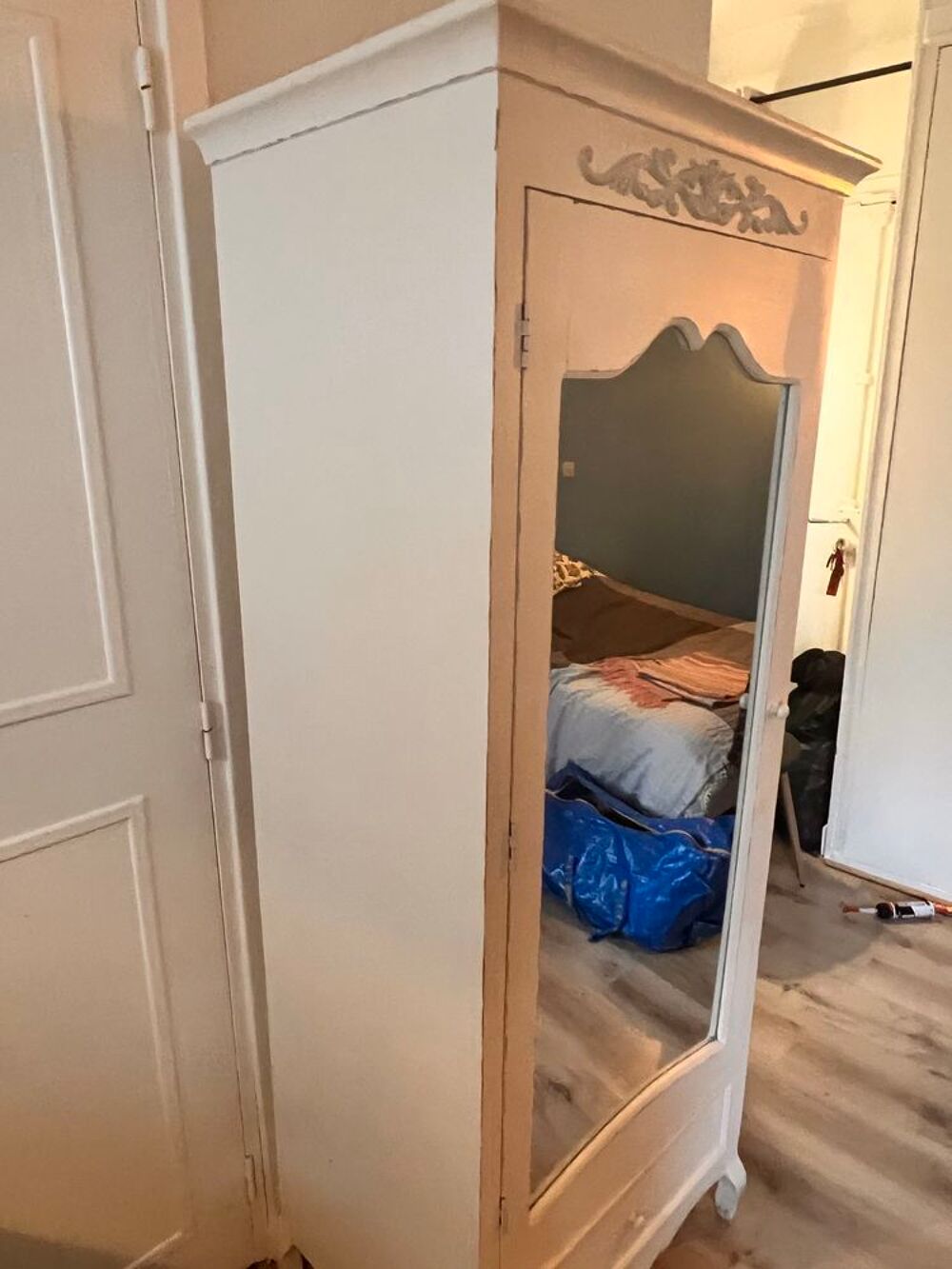 Armoire bonneti&egrave;re Maisons du Monde ELISA blanche avec miroir Meubles