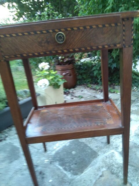 petite table LOUIS XVI en marqueterie, 
200 Bondy (93)