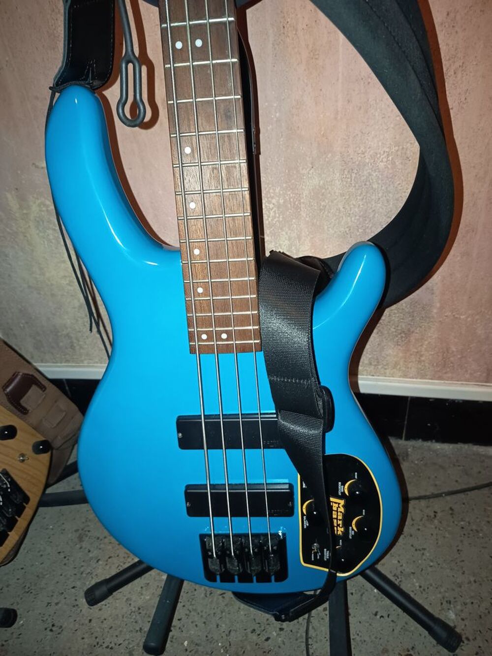 Basse Cort C4 Deluxe bleue Instruments de musique