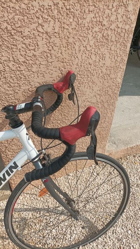 Btwin triban 300 fiche technique best sale
