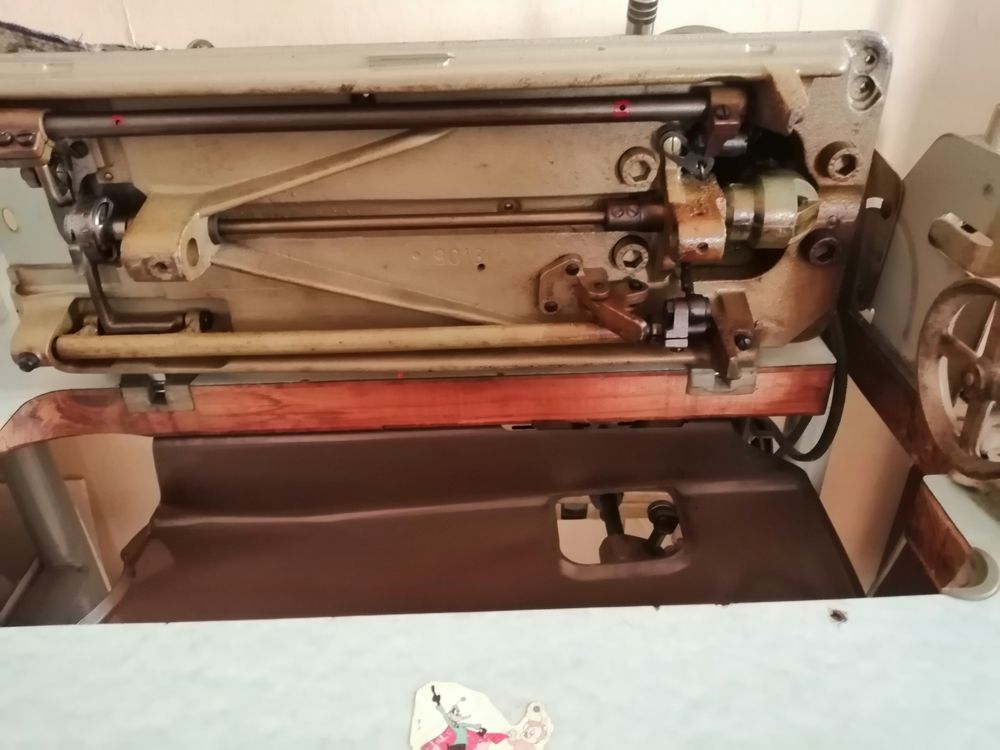 PFAFF, machine &agrave; coudre industrielle Décoration