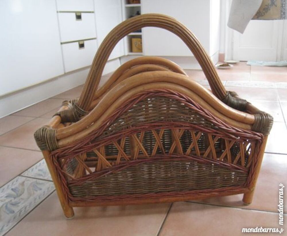 porte revue en rotin Décoration