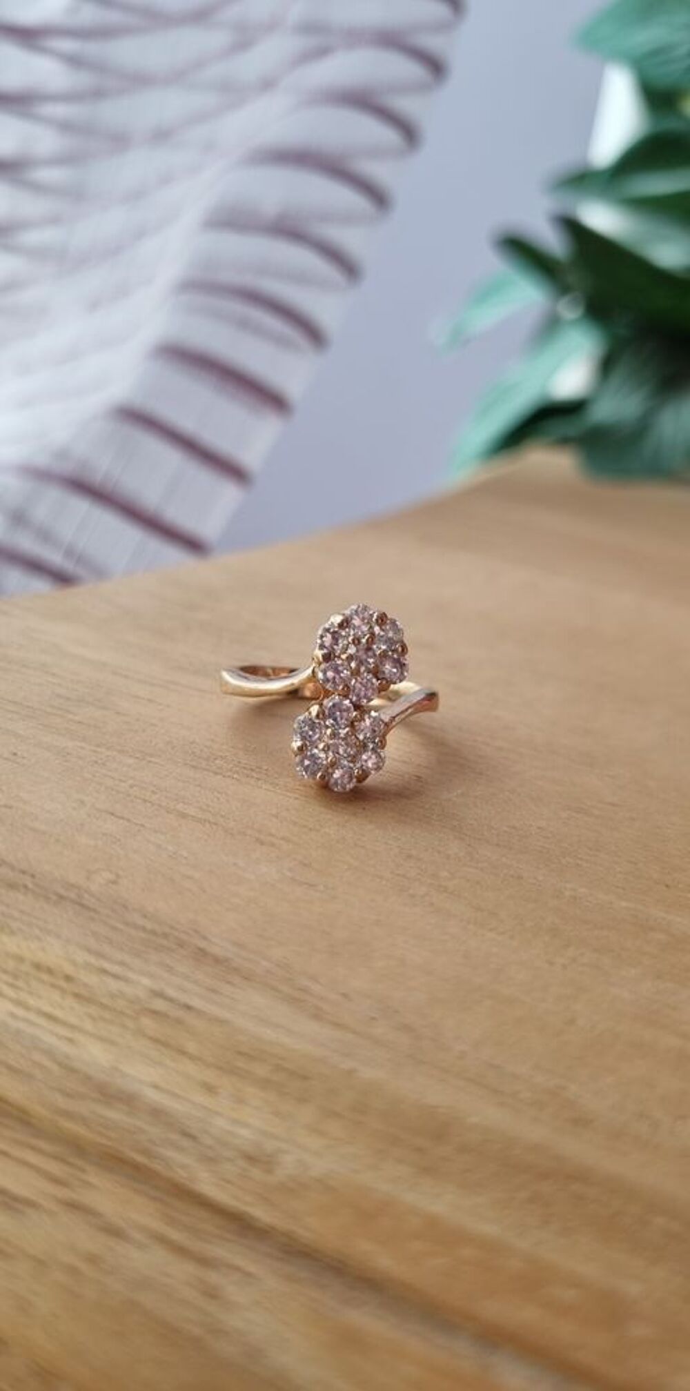Tr&egrave;s jolie bague plaqu&eacute; or. Taille 56 Bijoux et montres