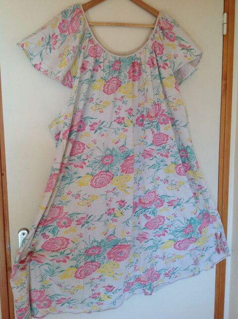 CHEMISE DE NUIT BLANCHE A? FLEURS ROSE JAUNE 12 Tr�gunc (29)