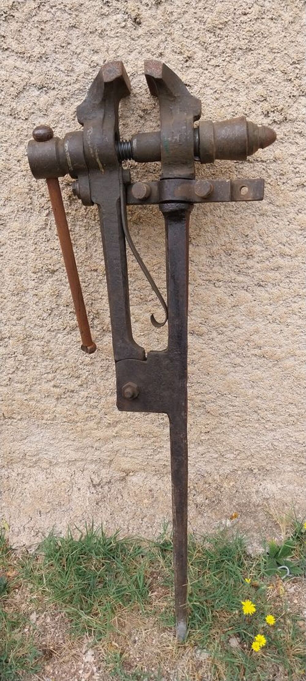 &Eacute;tau ancien sur pied Bricolage