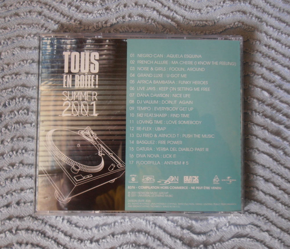 CD Tous En Bo&icirc;te! Summer 2001
CD et vinyles