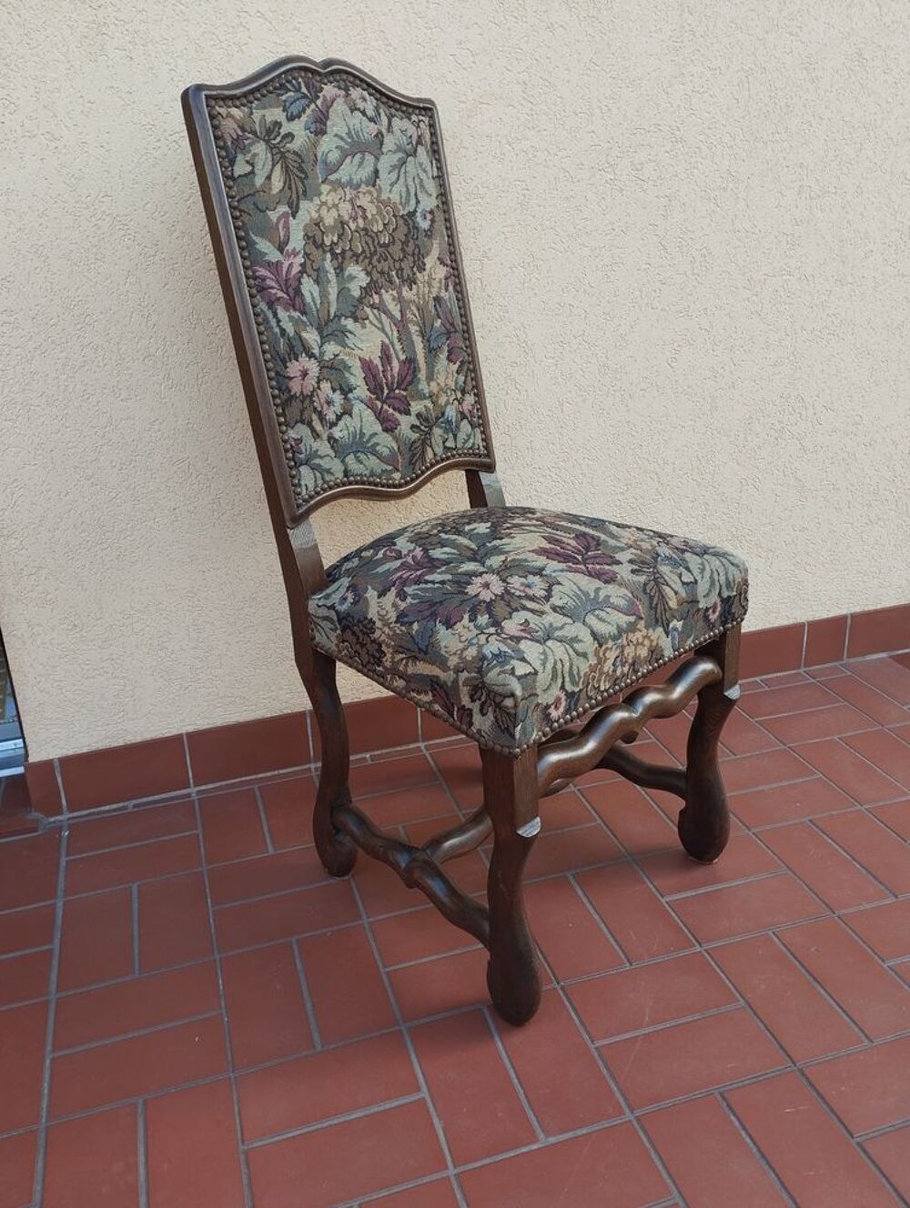 6 chaises de salle &agrave; manger . Meubles