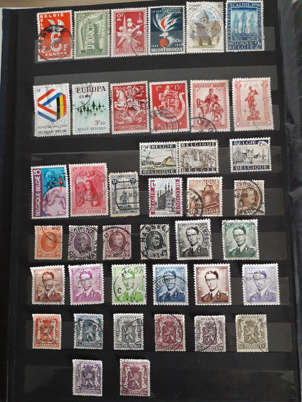 N&deg;.238 lot de 135 timbres de Belgique . 1€ 