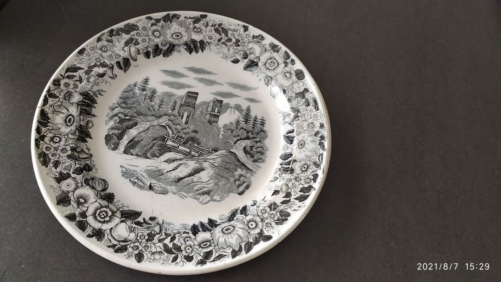assiettes anciennes ,au choix le lot de 4 Décoration