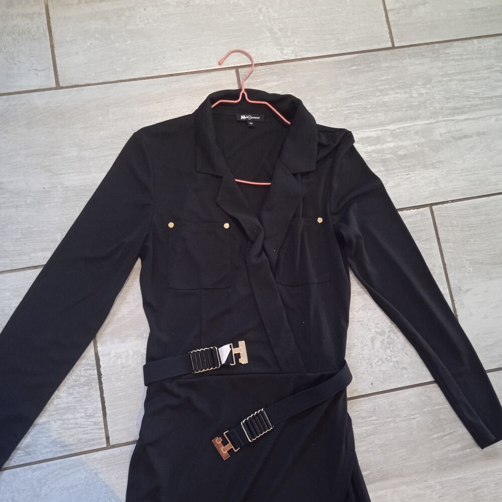 Robe noire manches longue ceinture dor&eacute;e &agrave; la taille 2 poche Vêtements