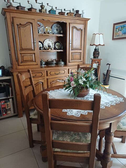 Salle a manger chêne table ronde 4 chaises buffet Angles (85)