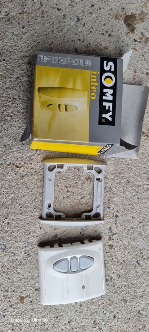 4 Télécommande centralis ref 1810090 le lots 130e 130 Varennes-sur-Loire (49)