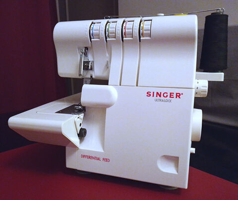 Surjeteuse Singer NEUVE 280 Fleurance (32)