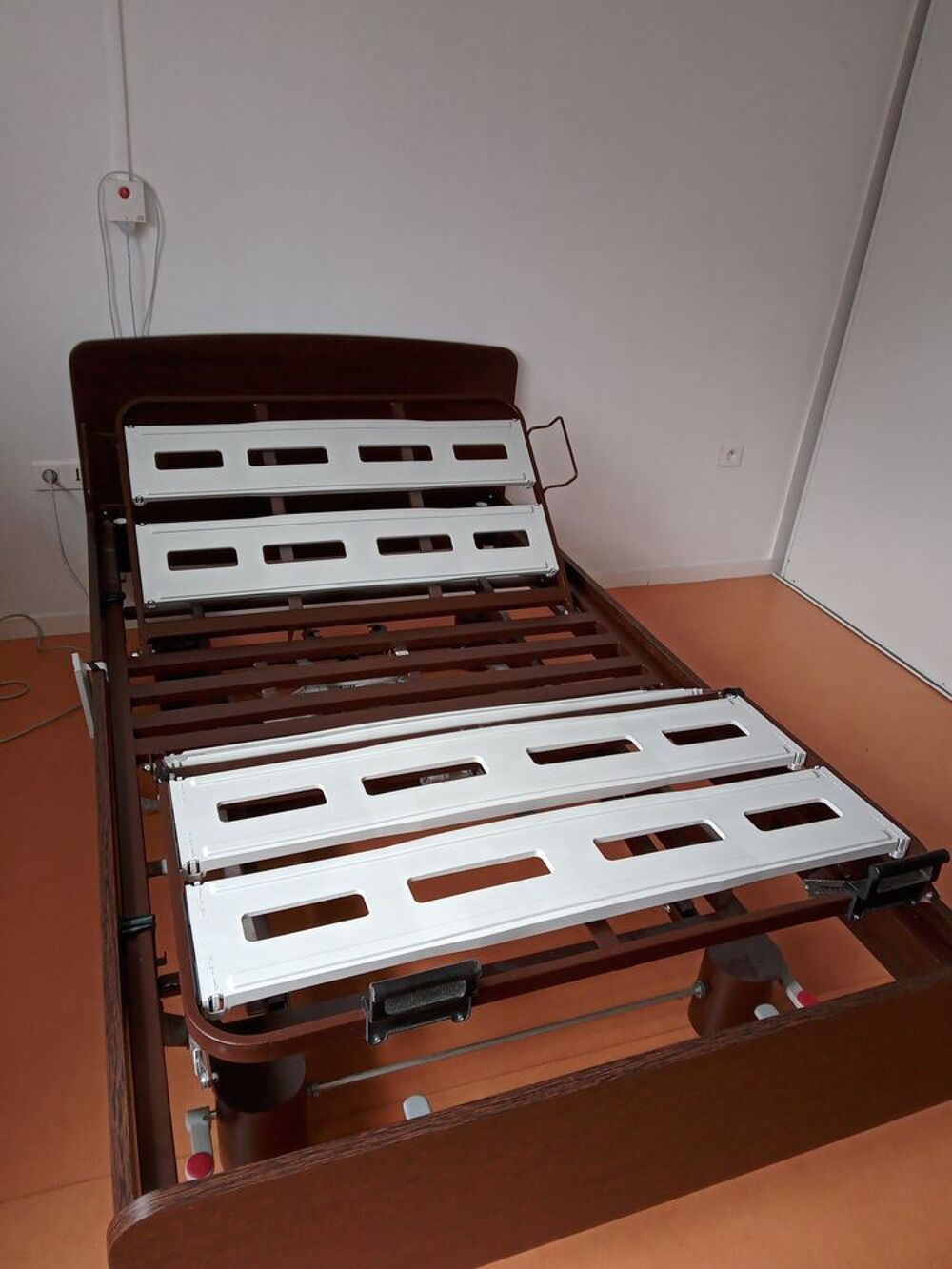 Lit &eacute;lectrique m&eacute;dicalis&eacute; avec matelas Meubles