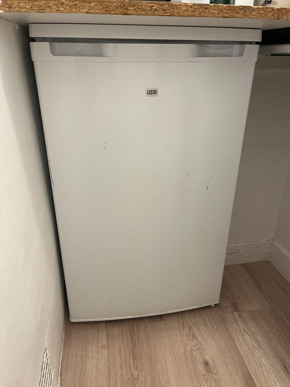 R&eacute;frig&eacute;rateur capacit&eacute; 90 litres avec freezer Electroménager