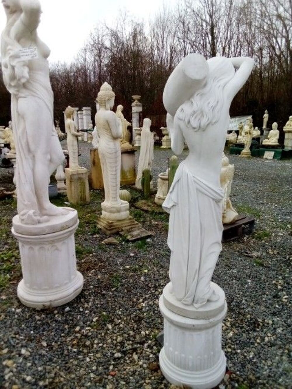 Statue femme en pierre Décoration