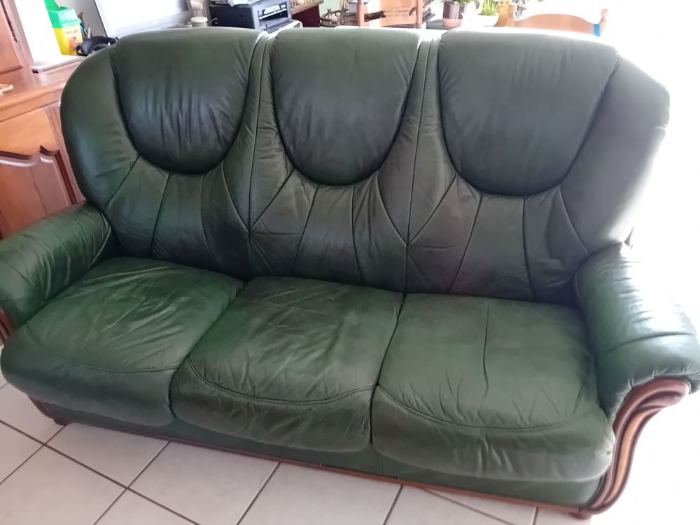 canap&eacute; 3 place plus deux fauteuil Meubles
