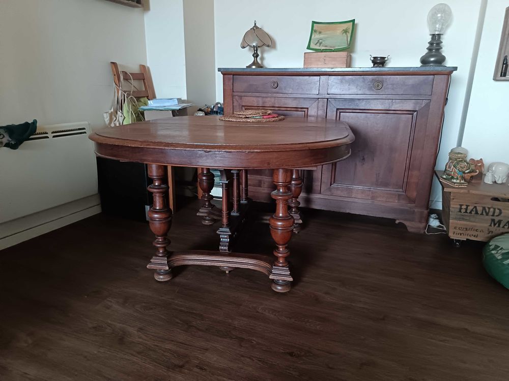 bonjour une table avec 2 chaises t&eacute;l 0602565359 Meubles