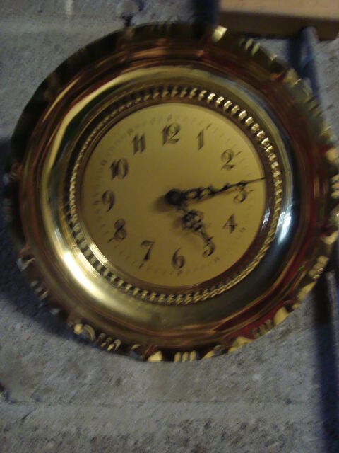 PENDULE EN CUIVRE ,LAITON 6 Villev�que (49)