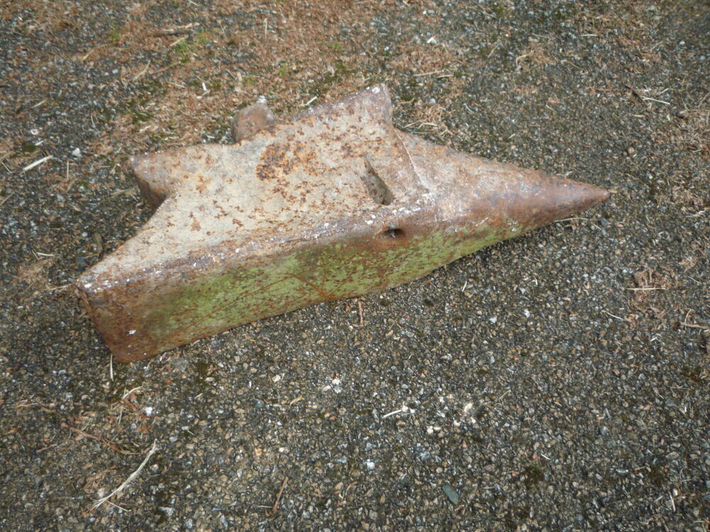 Enclume de mar&eacute;chal ferrant tr&egrave;s ancienne
