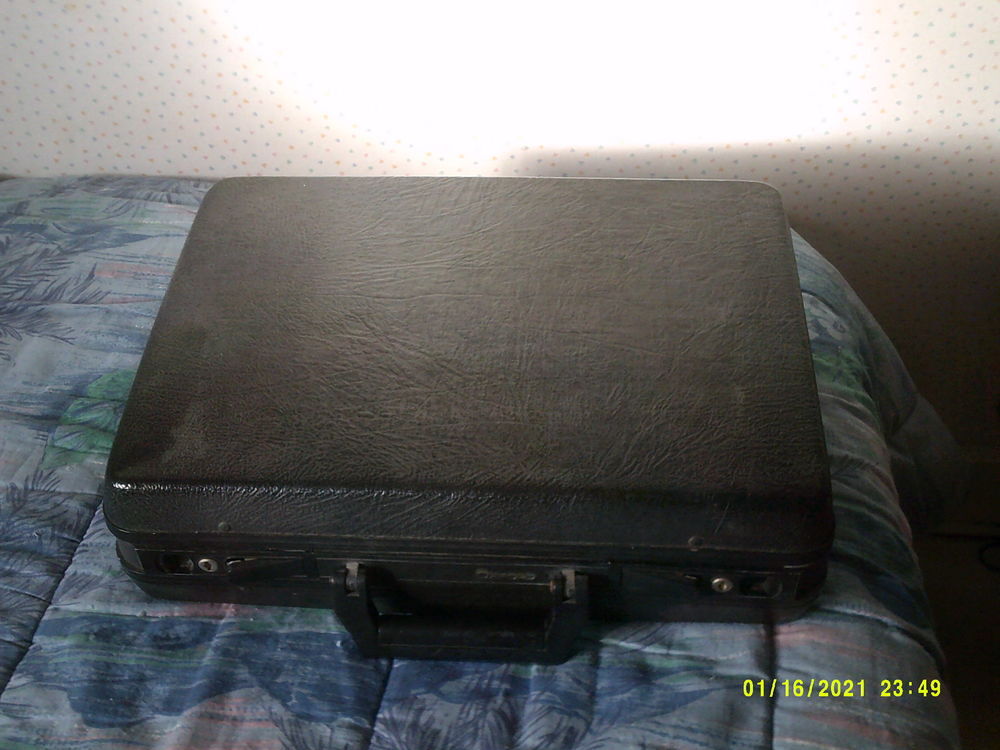 Attach&eacute; case Maroquinerie