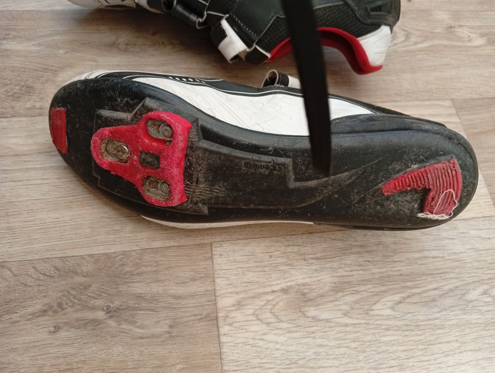 velo de route giant + chaussures Vélos