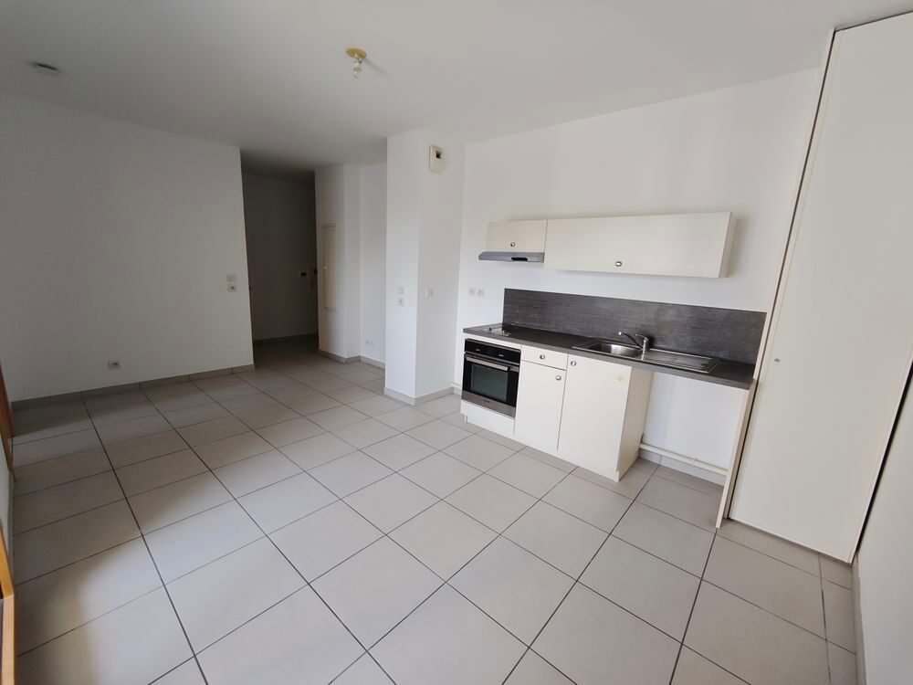 Vente Appartement T2 calme et sans vis à vis (sur cour) avec Loggia et Cave - Quartier Montchat - Rénové - Proche Place Ronde Lyon 3