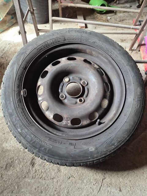 Pièces et équipements Voiture Pneu voiture - roue  occasion Delme 57590