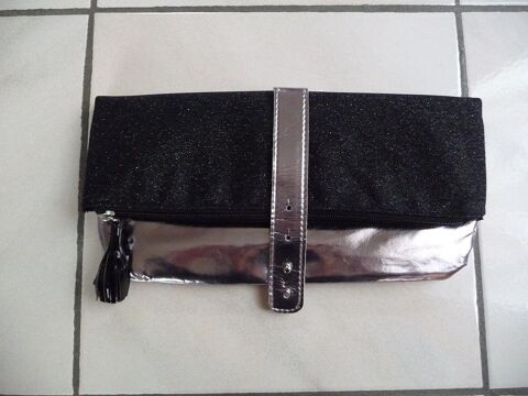 Pochette soir�e ou c�r�monie noire brillant & argent - Neuve 10 Celles-sur-Belle (79)