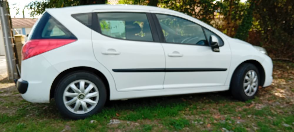 207 SW 1.4 VTi 95ch Premium 2010 occasion 17500 Saint-Hilaire-du-Bois
