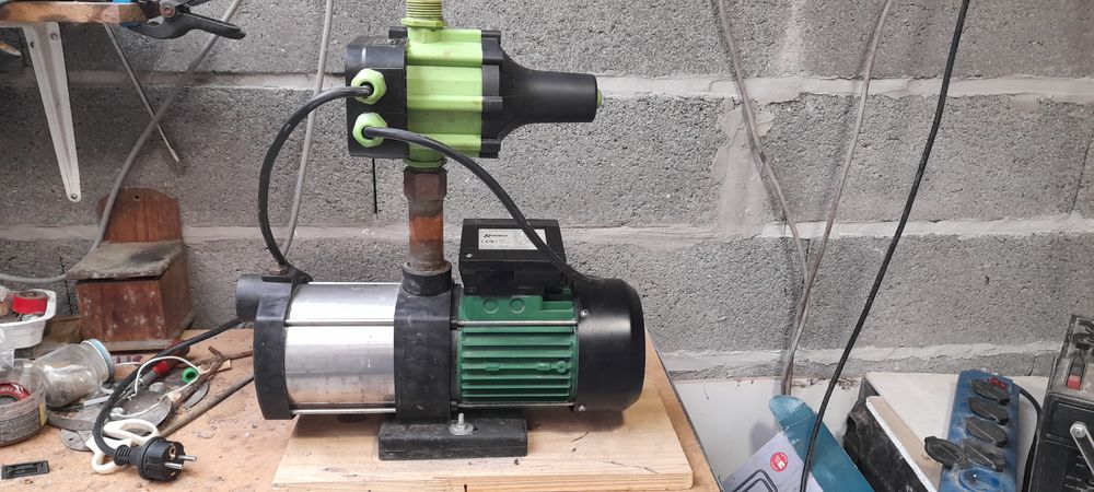 Pompe de surface multicellulaire avec son regulateur electro Bricolage