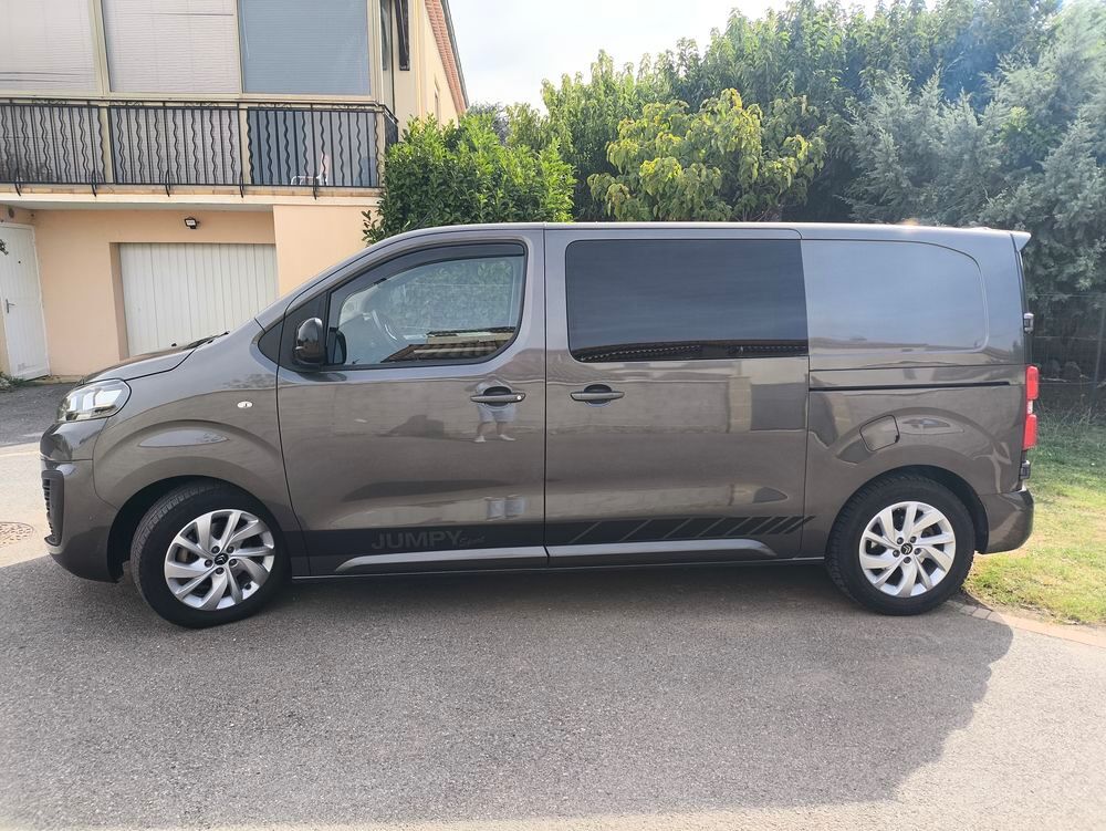 Jumpy JUMPY CAB APPROFONDIE M BLUEHDI 120 BVM6 CLUB 340 NM 2021 occasion 26600 Granges-les-Beaumont
