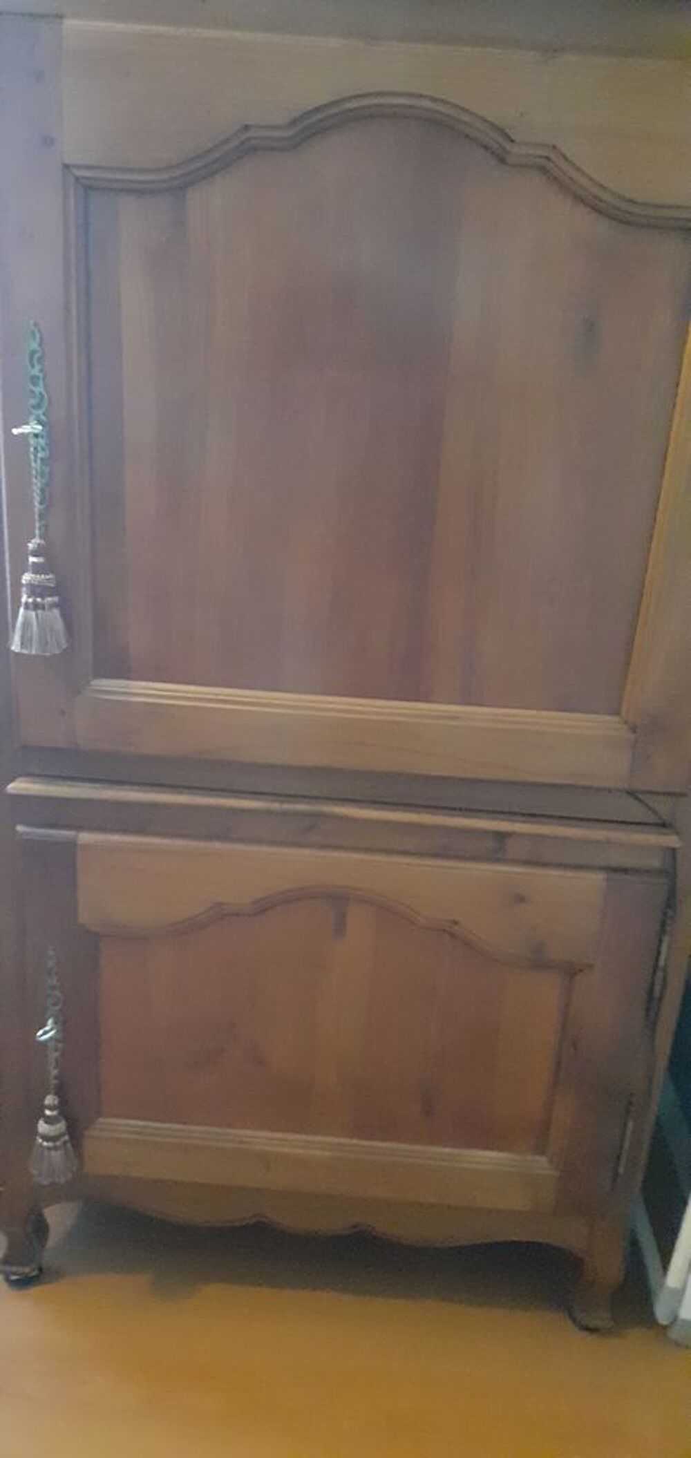 MEUBLE ANCIEN POUR RANGEMENT OU TELE OU INFORMATIQUE Meubles