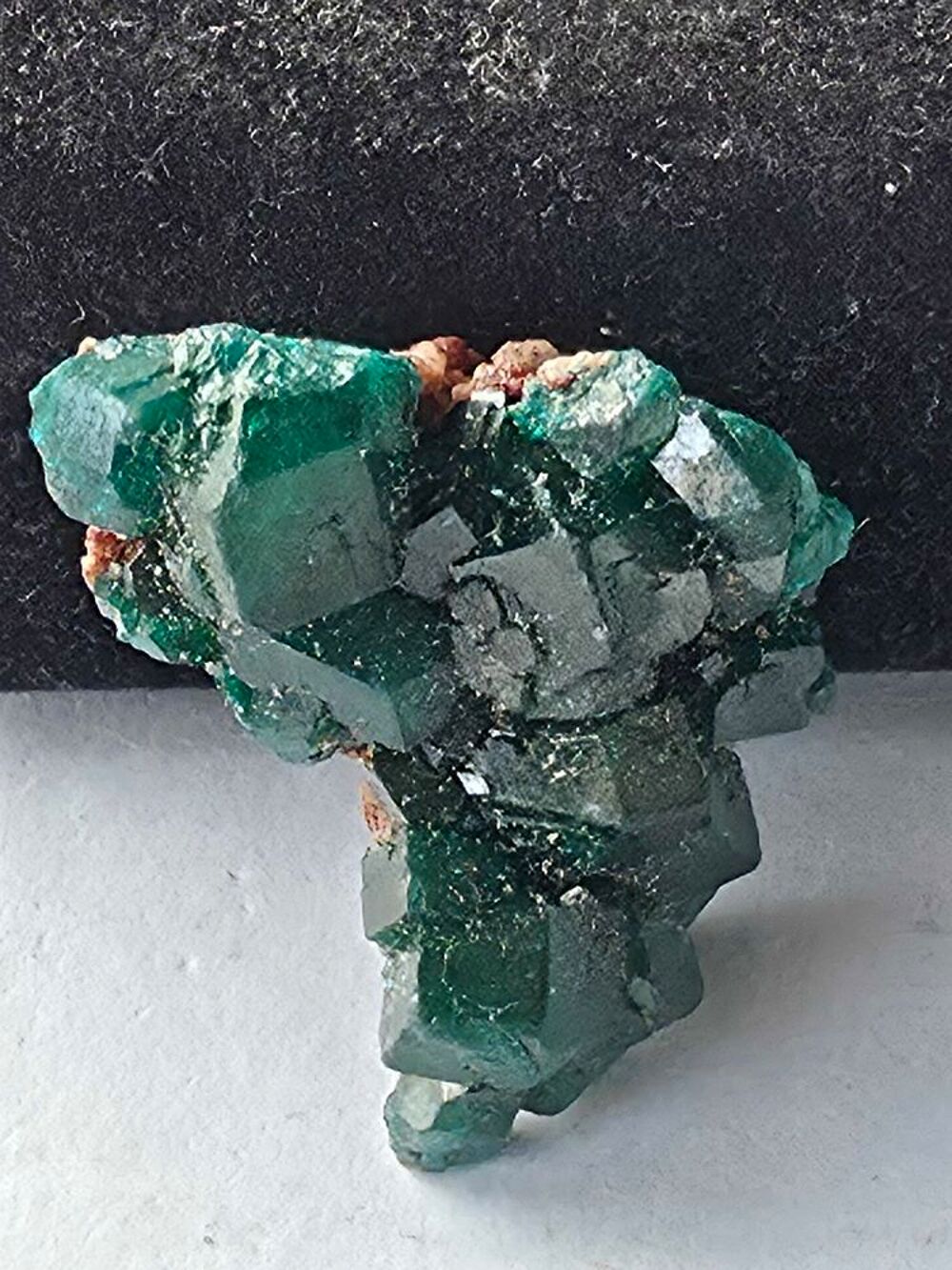 Magnifique Dioptase sur Matrice-Katanga, RDC-8g 